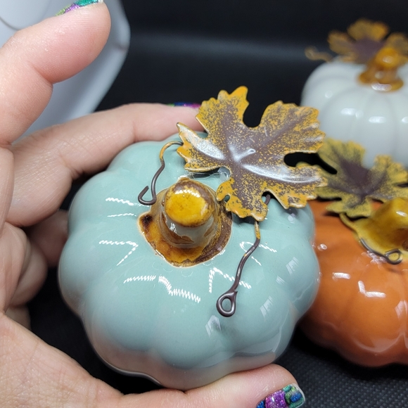 New Small Ceramic Pumpkin Deco - Picture 2 of 3